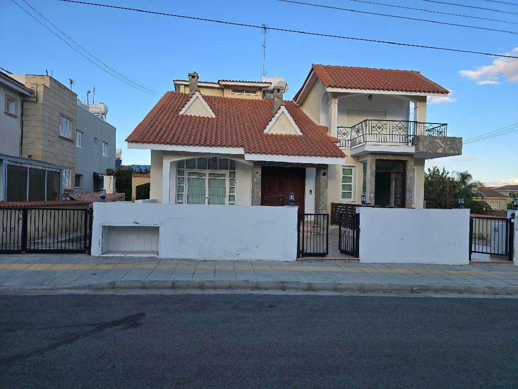 6 Bedrooms House / Villa in Nicosia, Nicosia