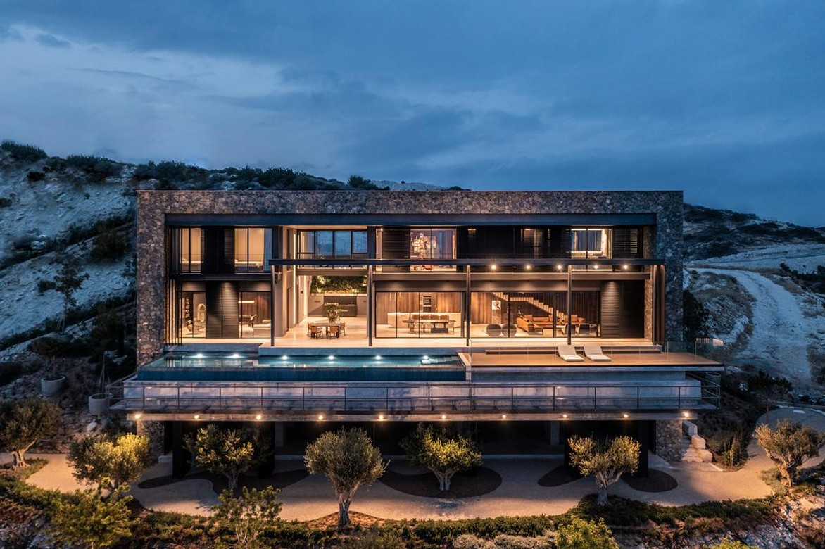 4 Bedrooms House / Villa in Agios Tychonas, Limassol