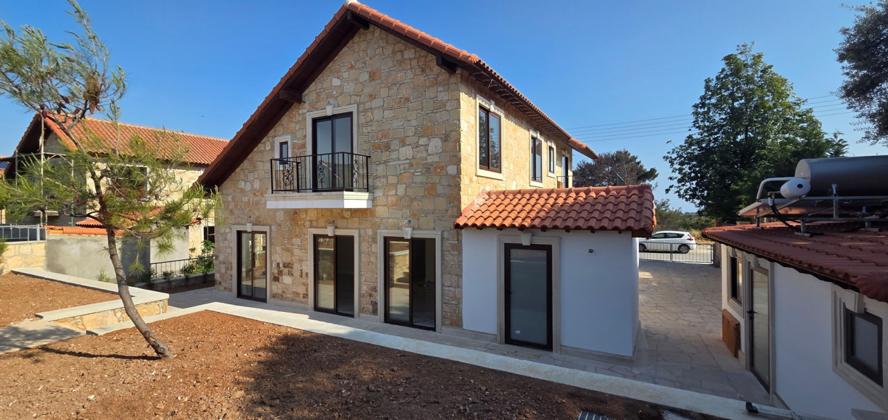 4 Bedrooms House / Villa in Souni, Limassol