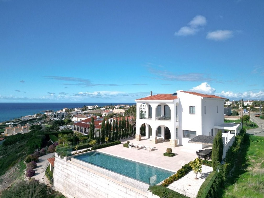 3 Bedrooms House / Villa in Peyia, Paphos