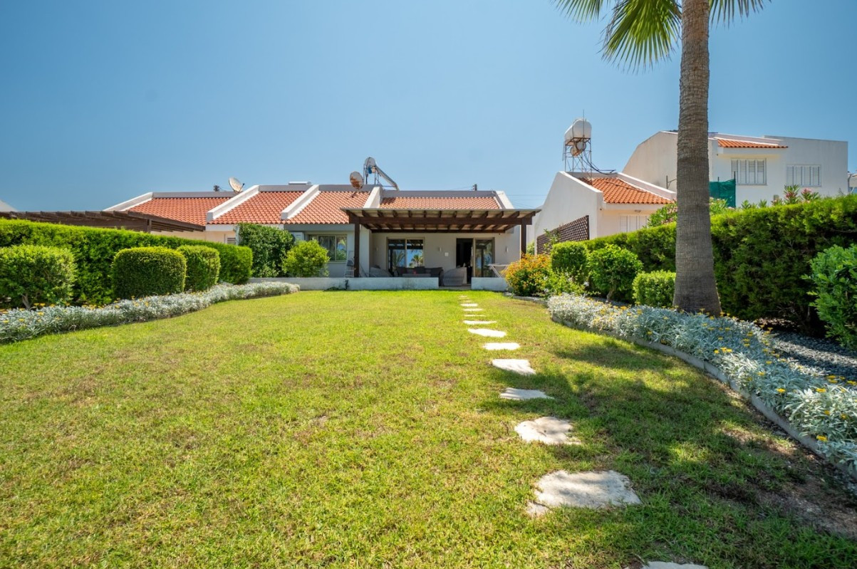 2 Bedrooms House / Villa in Chlorakas, Paphos