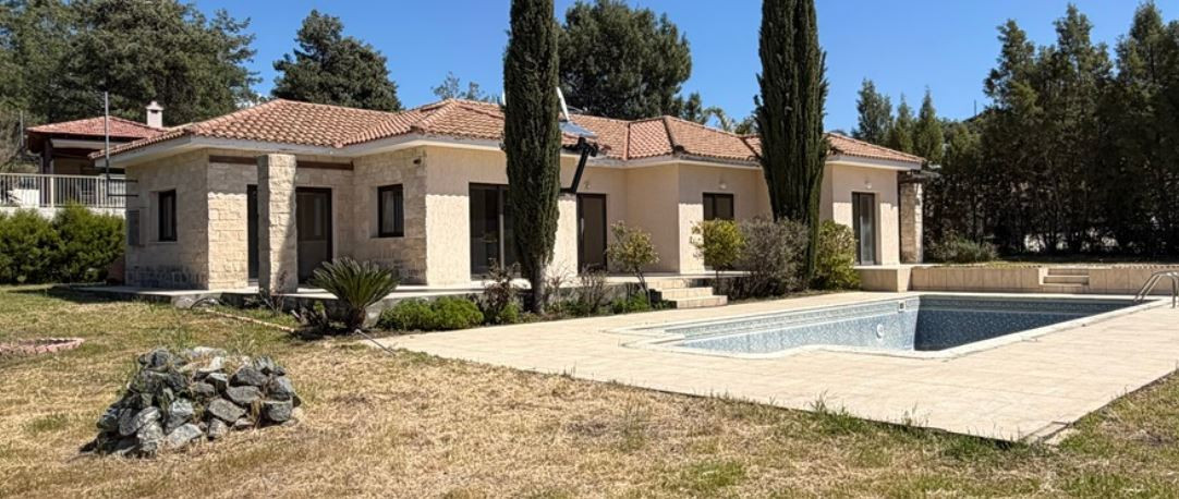 3 Bedrooms House / Villa in Kellaki, Limassol