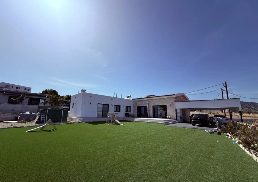 3 Bedrooms House / Villa in Pareklissia, Limassol