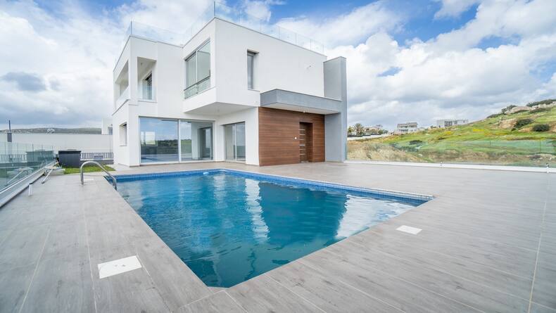 4 Bedrooms House / Villa in Pareklissia, Limassol