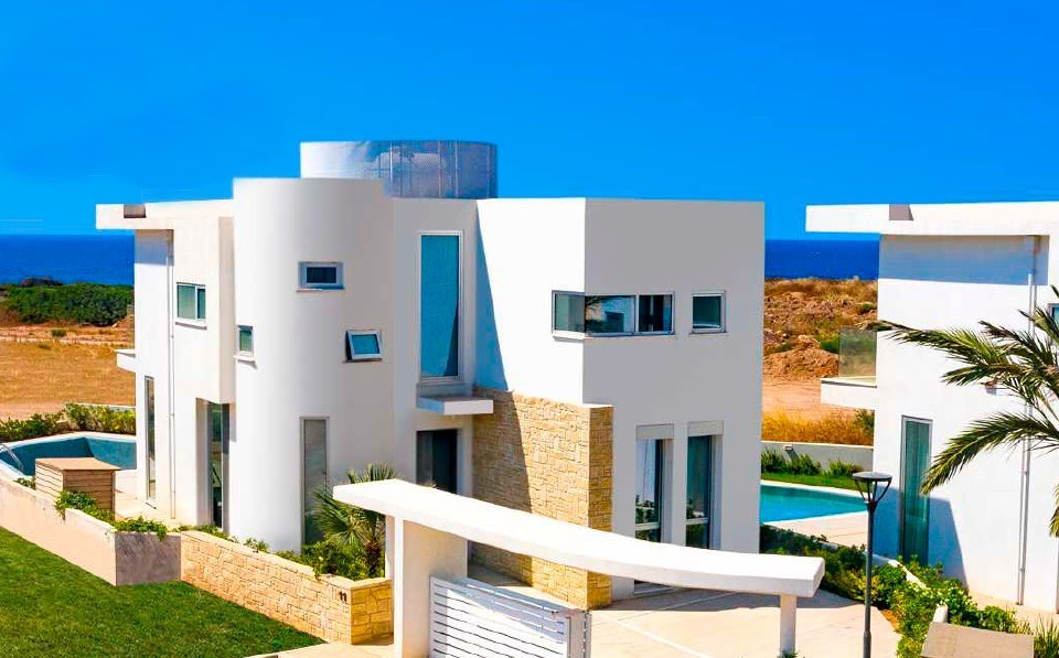 4 Bedrooms House / Villa in Coral Bay, Paphos