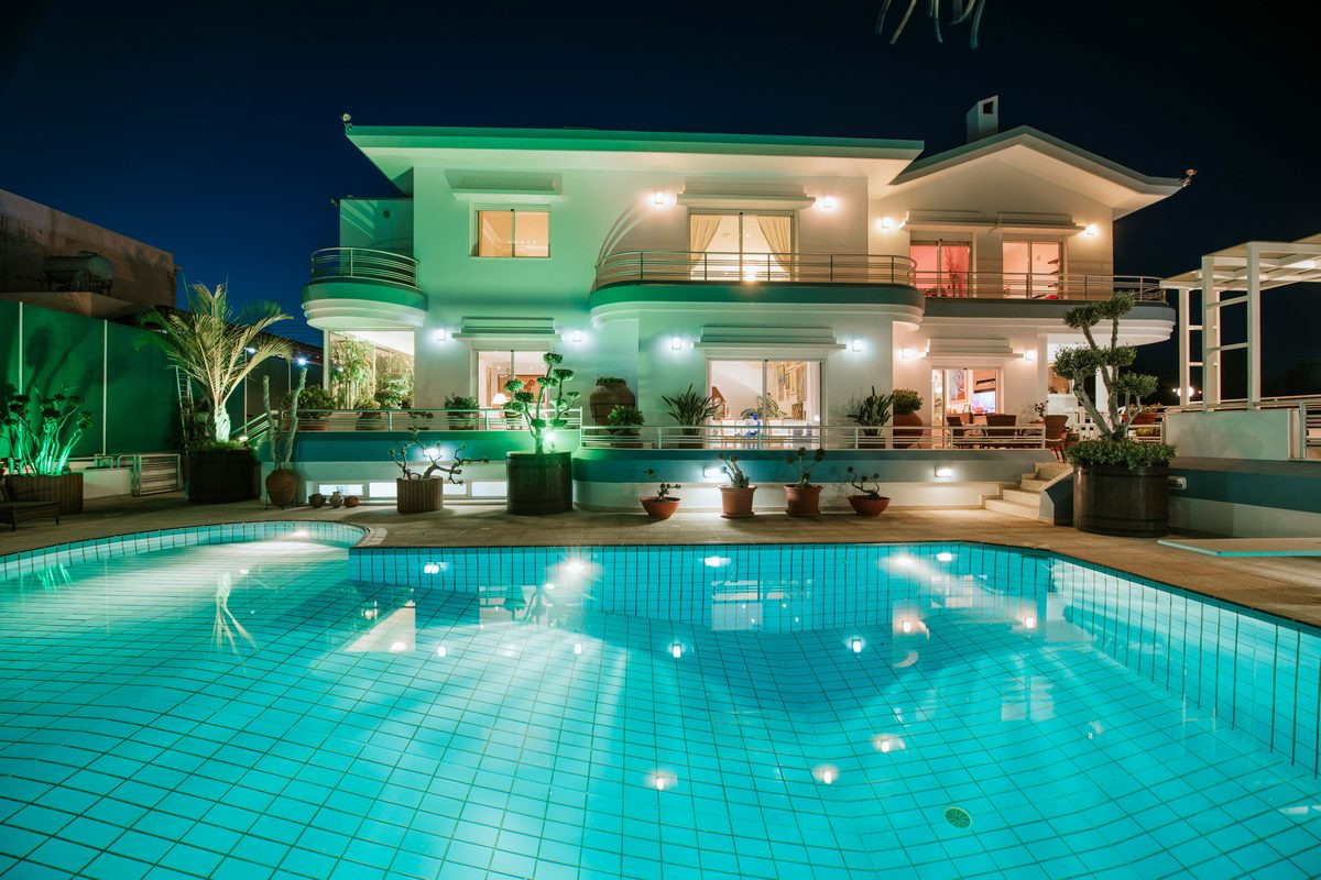 6 Bedrooms House / Villa in Agios Athanasios, Limassol