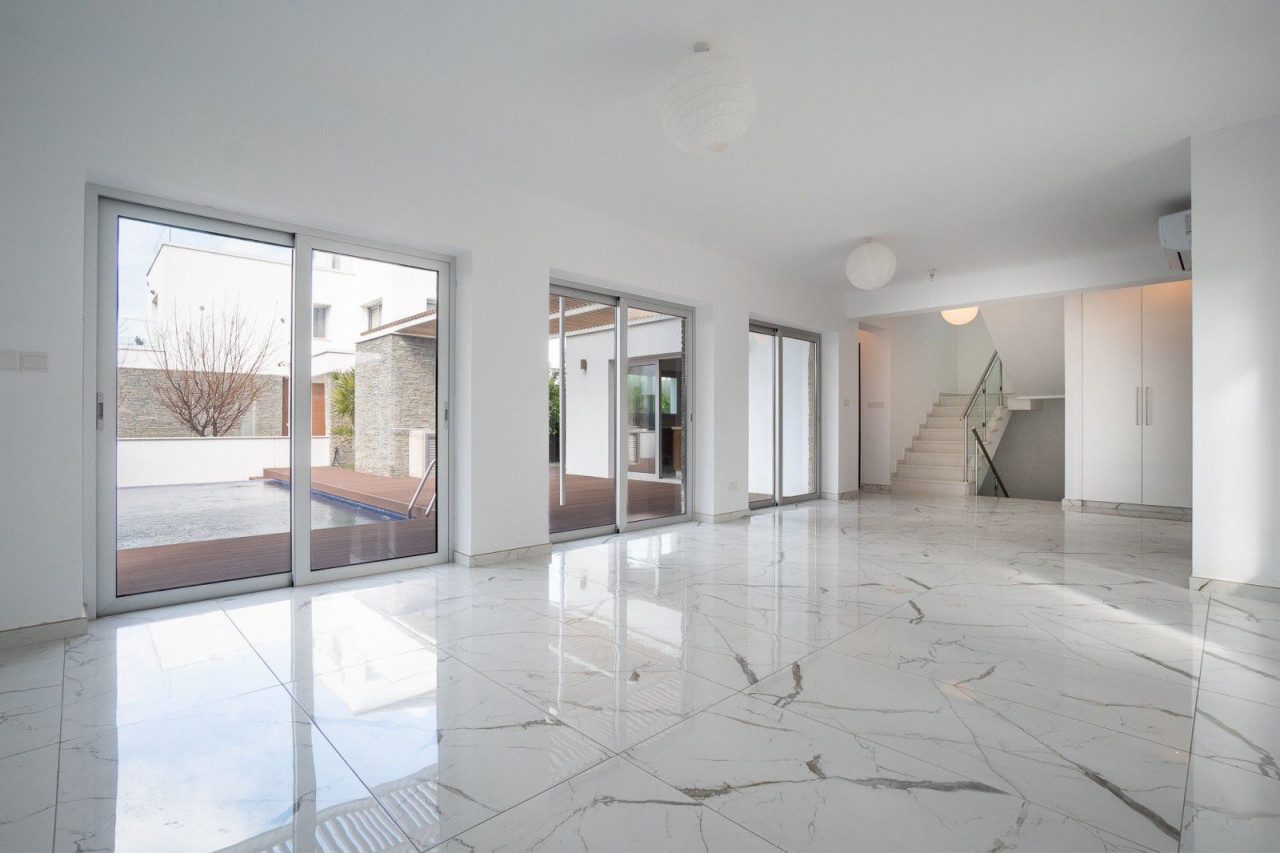 7 Bedrooms House / Villa in Geroskipou, Paphos