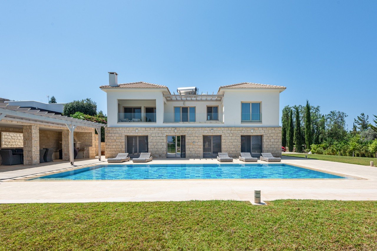 4 Bedrooms House / Villa in Aphrodite Hills, Paphos