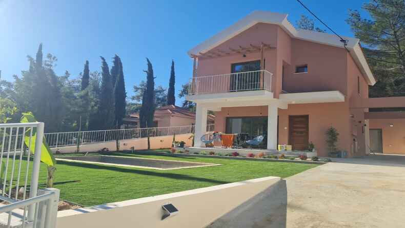 3 Bedrooms House / Villa in Souni, Limassol
