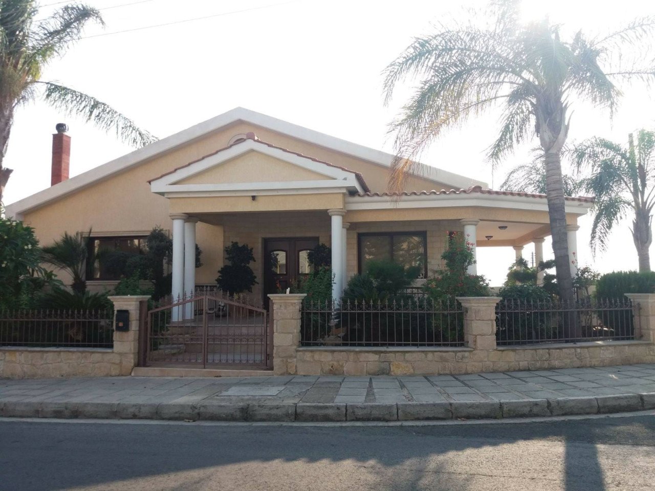 6 Bedrooms House / Villa in Emba, Paphos