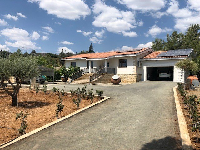3 Bedrooms House / Villa in Silikou, Limassol