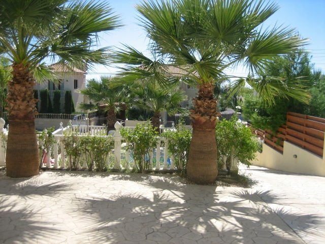 4 Bedrooms House / Villa in Mouttagiaka, Limassol