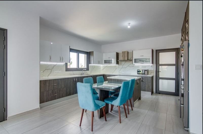 4 Bedrooms House / Villa in Konia, Paphos