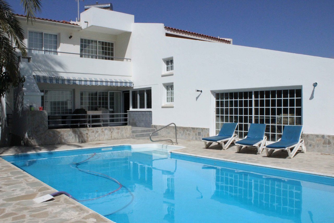 5 Bedrooms House / Villa in Universal, Paphos