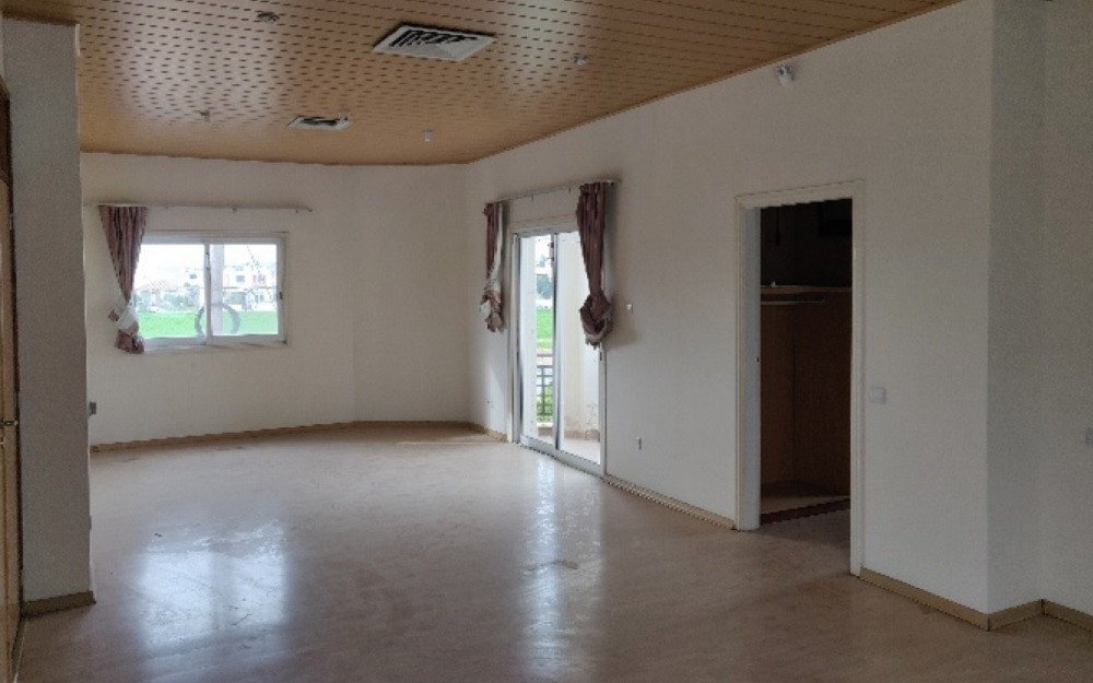 4 Bedrooms House / Villa in Strovolos, Nicosia
