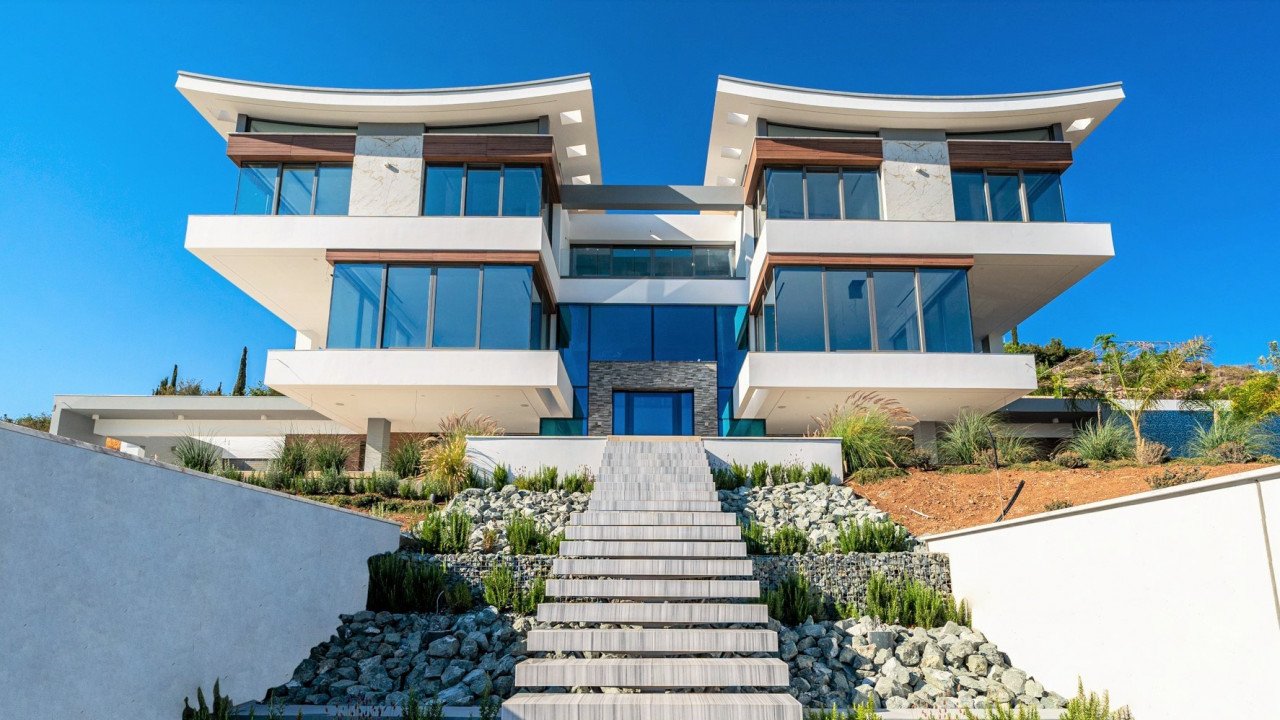 7 Bedrooms House / Villa in Kissonerga, Paphos