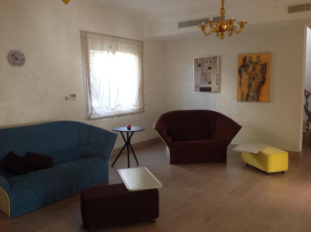 5 Bedrooms House / Villa in Agios Tychonas, Limassol