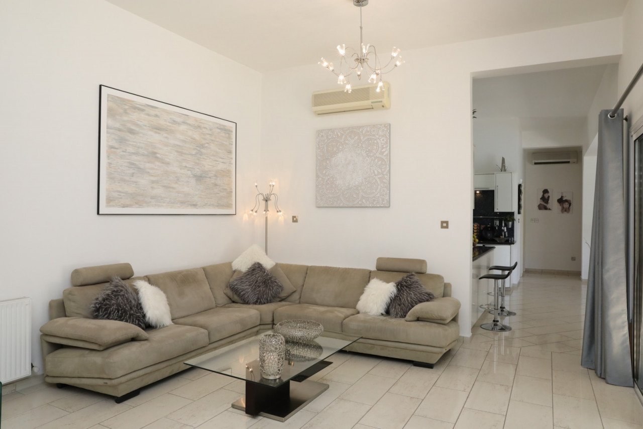 3 Bedrooms House / Villa in Kissonerga, Paphos