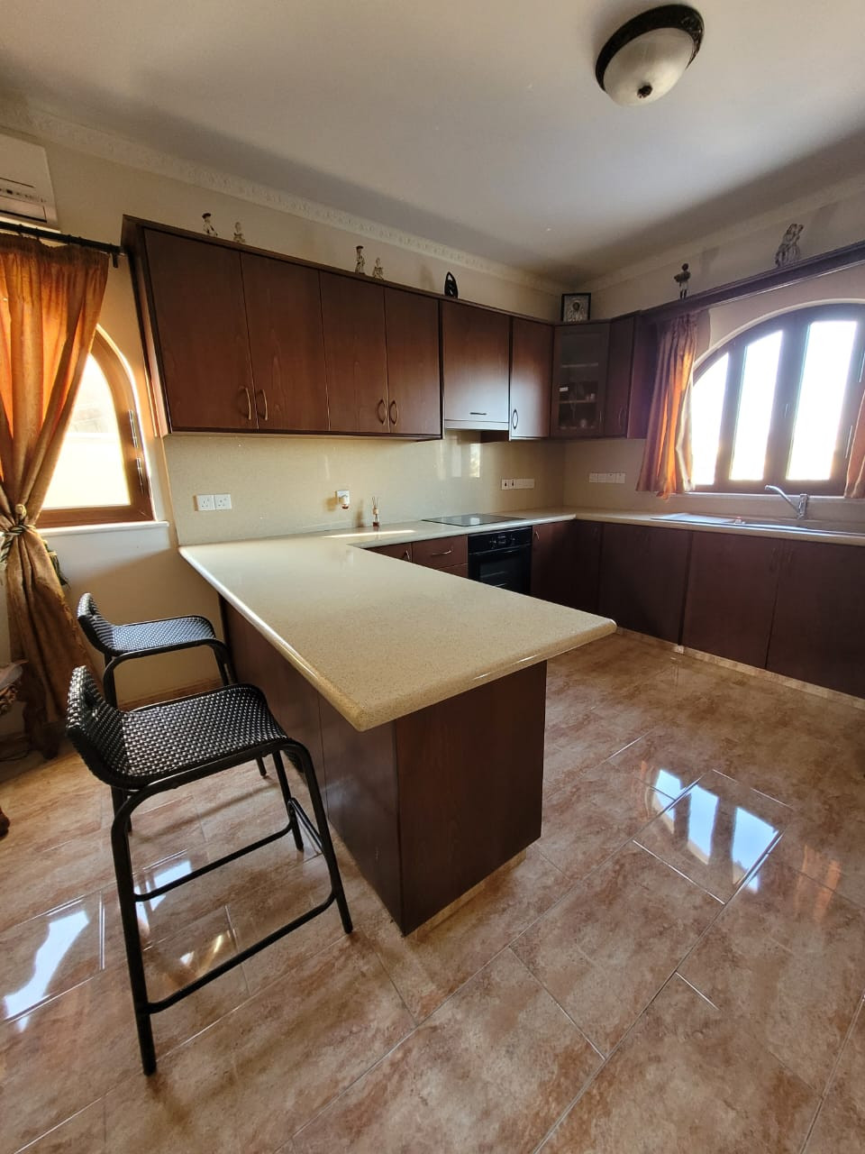 4 Bedrooms House / Villa in Zakaki, Limassol