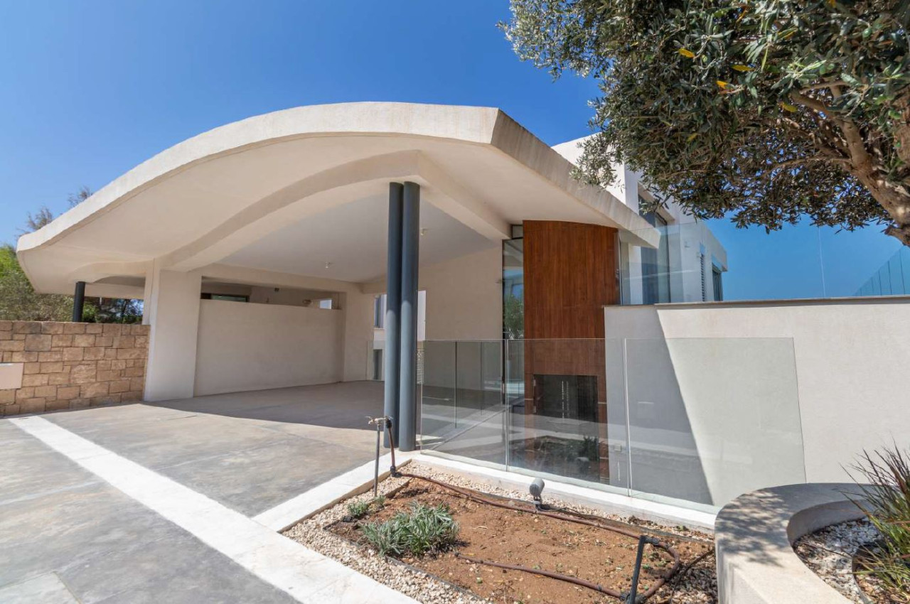 5 Bedrooms House / Villa in Chlorakas, Paphos