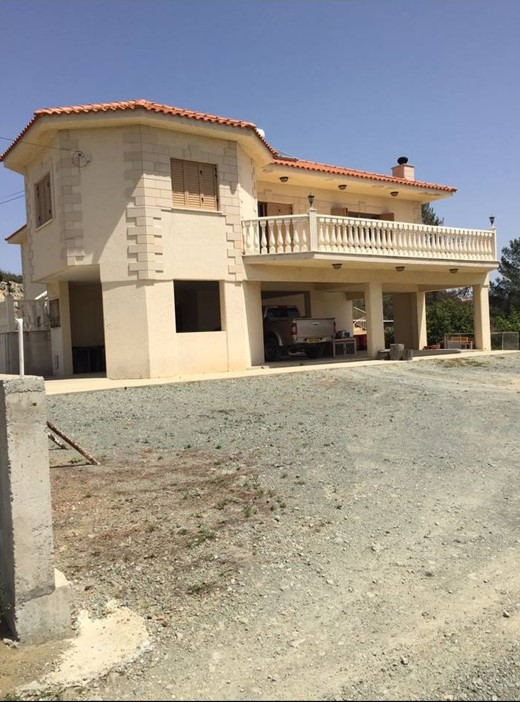 4 Bedrooms House / Villa in Kellaki, Limassol