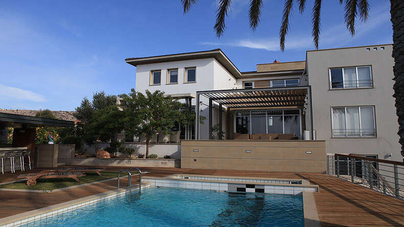 4 Bedrooms House / Villa in Konia, Paphos