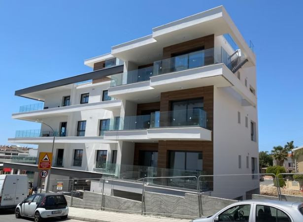 3 Bedrooms Apartment in Agios Athanasios, Limassol