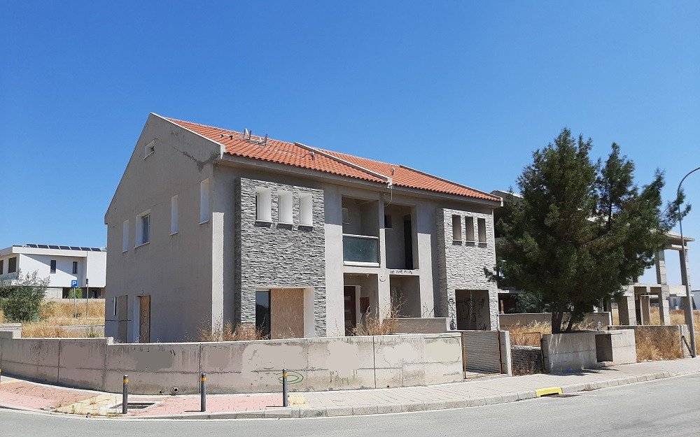 5 Bedrooms Investment in Dali, Nicosia