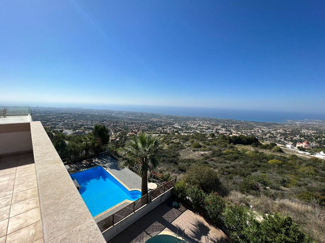 5 Bedrooms House / Villa in Tala, Paphos