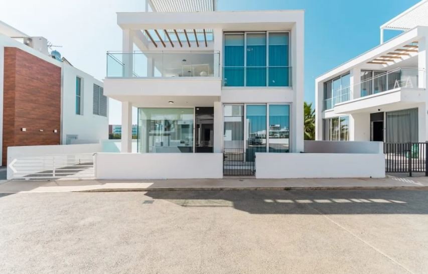 5 Bedrooms House / Villa in Protaras, Famagusta