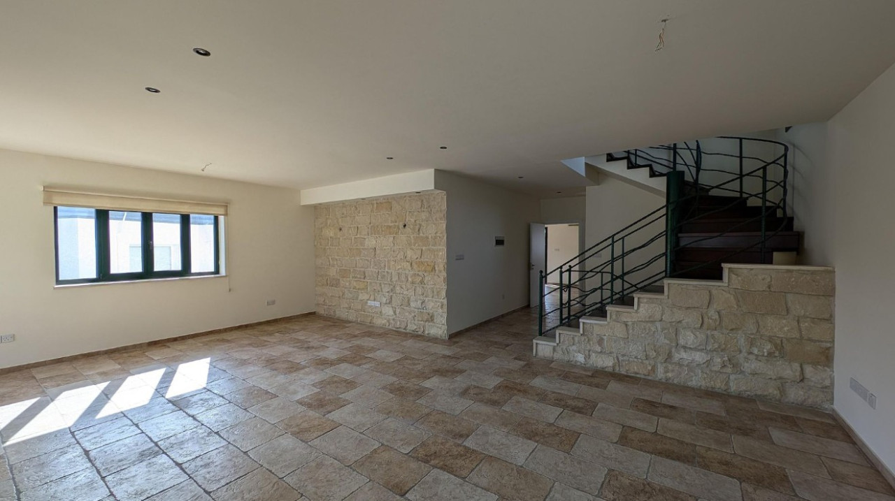 3 Bedrooms House / Villa in Agia Fyla, Limassol