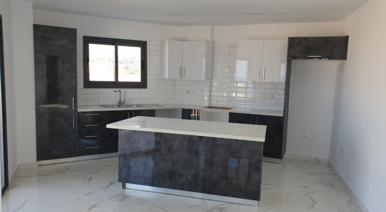 3 Bedrooms House / Villa in Chlorakas, Paphos