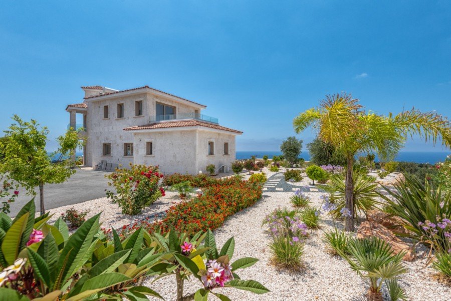 4 Bedrooms House / Villa in Saint Georges, Paphos
