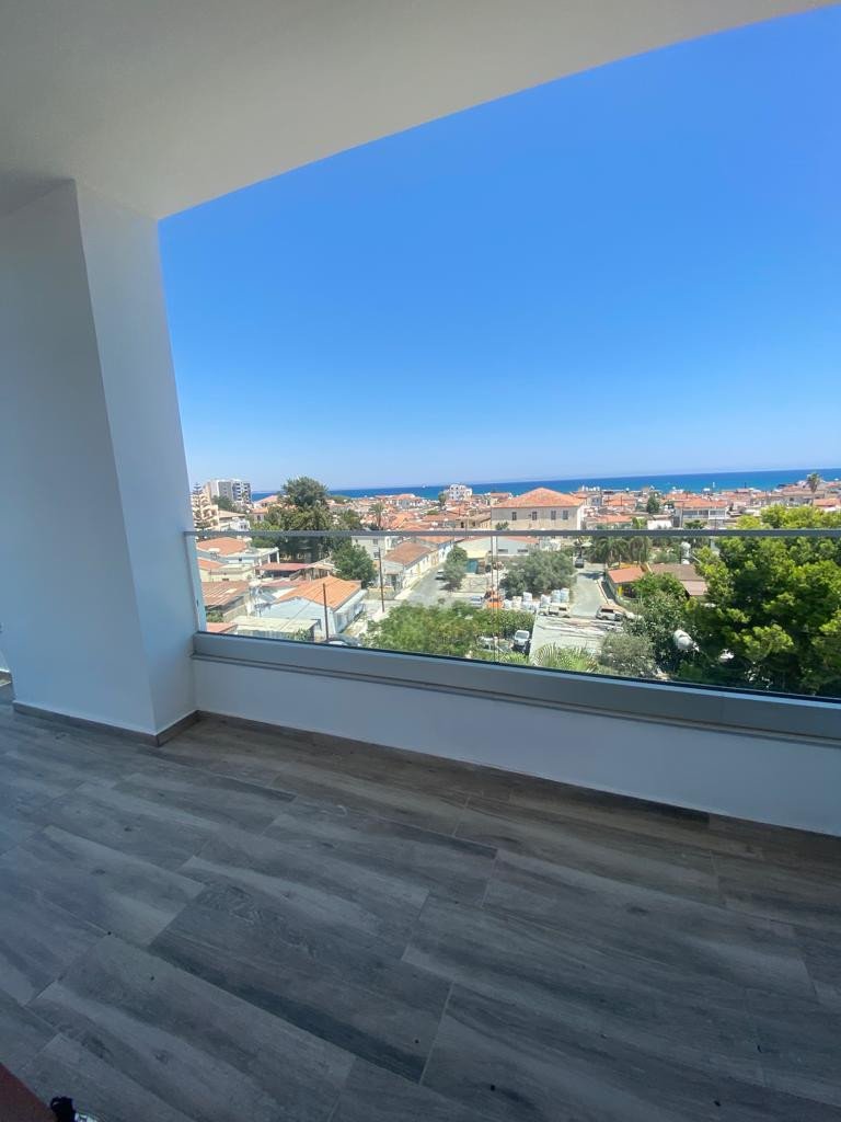 4 Bedrooms Apartment in Larnaca, Larnaca