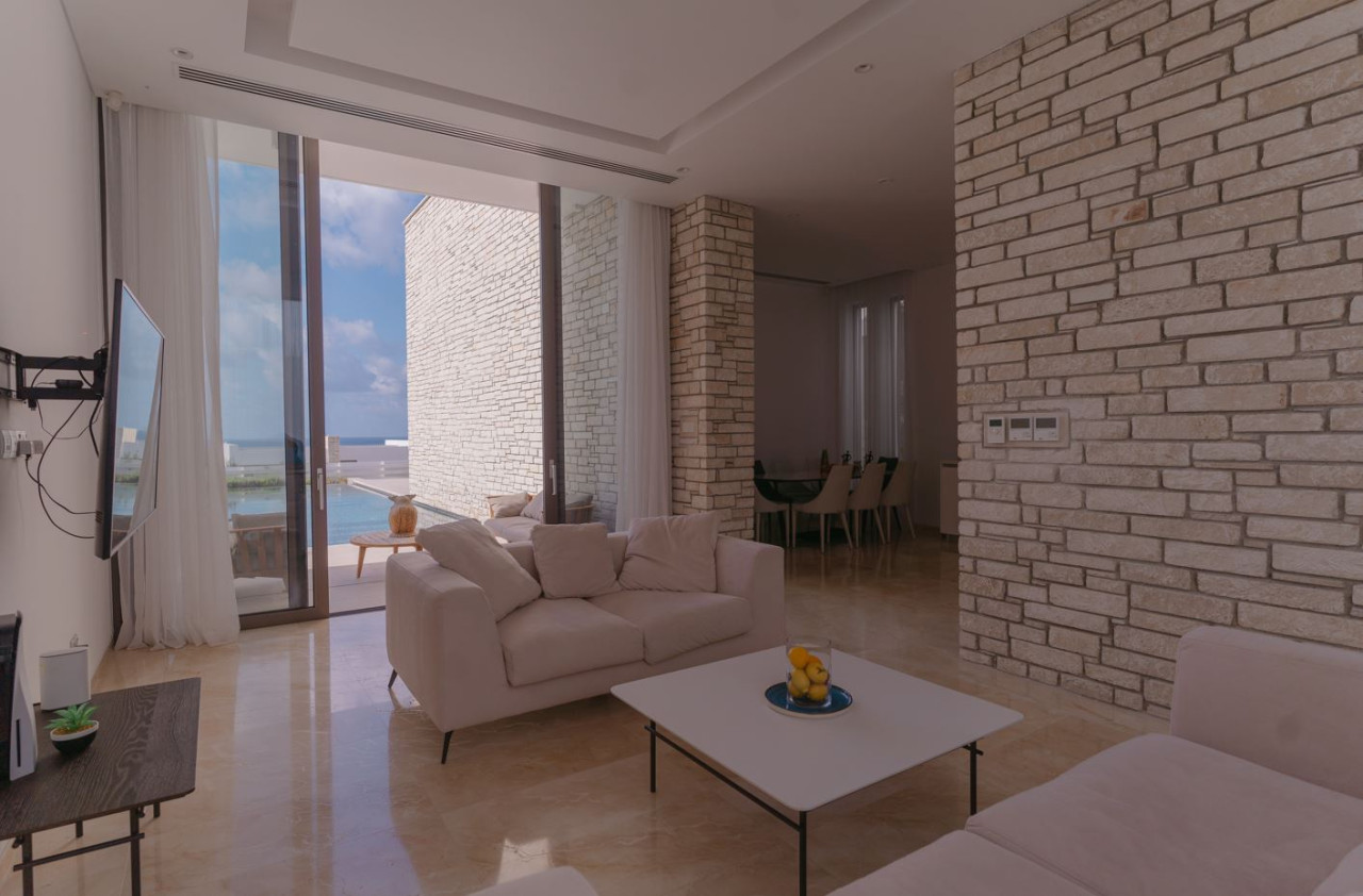 4 Bedrooms House / Villa in Saint Georges, Paphos