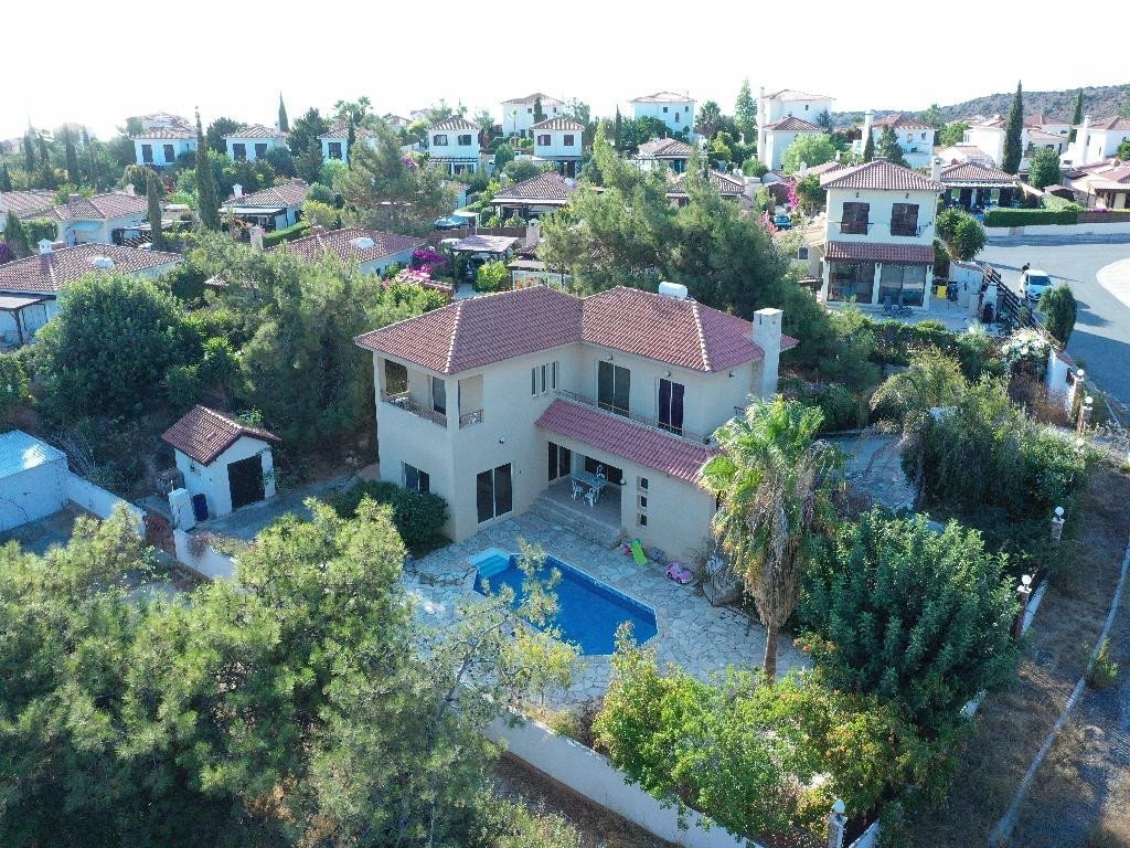 3 Bedrooms House / Villa in Pissouri, Limassol