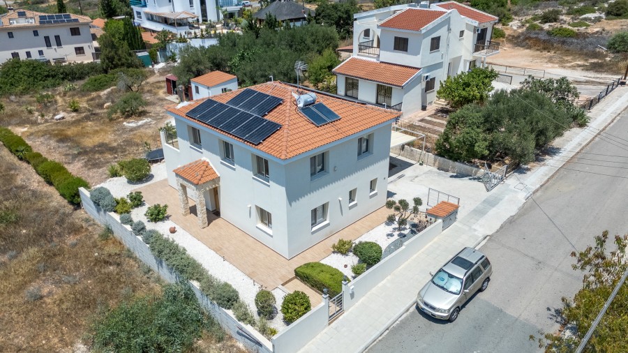 4 Bedrooms House / Villa in Tala, Paphos