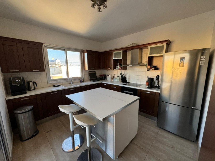 3 Bedrooms Apartment in Mesa Geitonia, Limassol