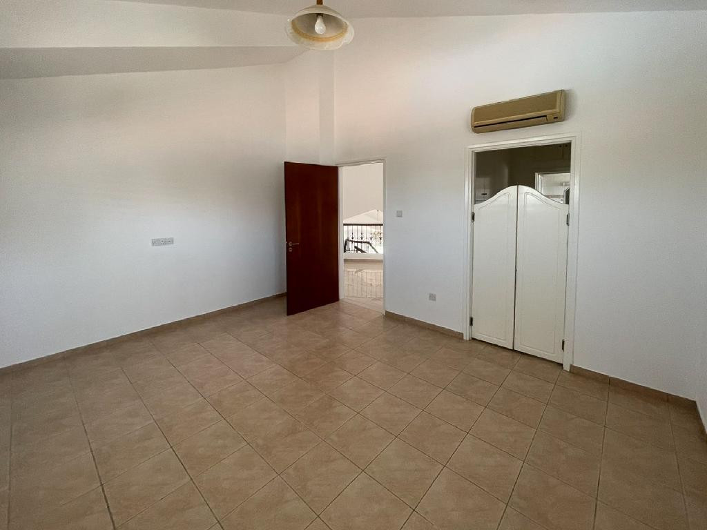 3 Bedrooms House / Villa in Nicosia, Nicosia