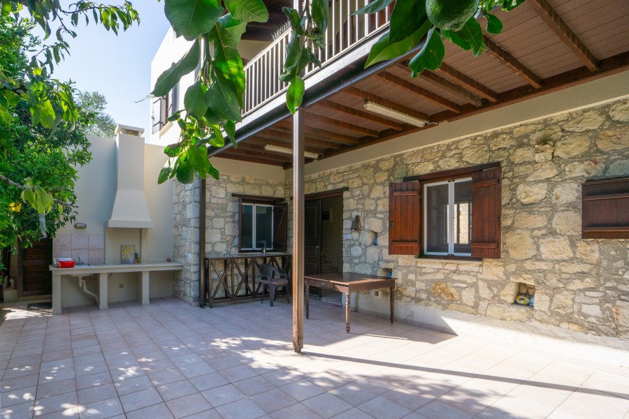 2 Bedrooms House / Villa in Pano Akourdaleia, Paphos