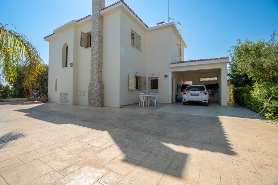 3 Bedrooms House / Villa in Geroskipou, Paphos