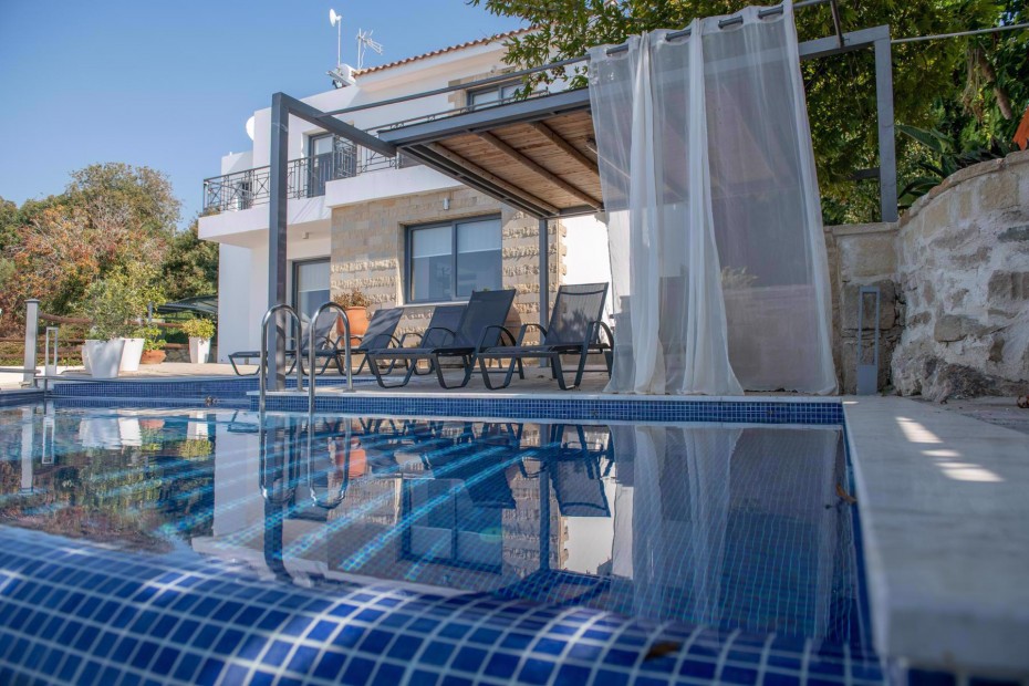 3 Bedrooms House / Villa in Kissonerga, Paphos