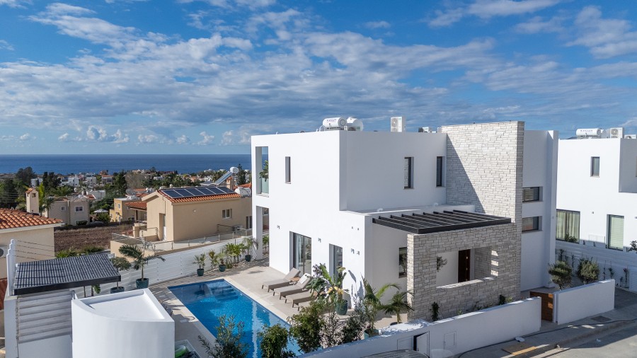 3 Bedrooms House / Villa in Peyia, Paphos
