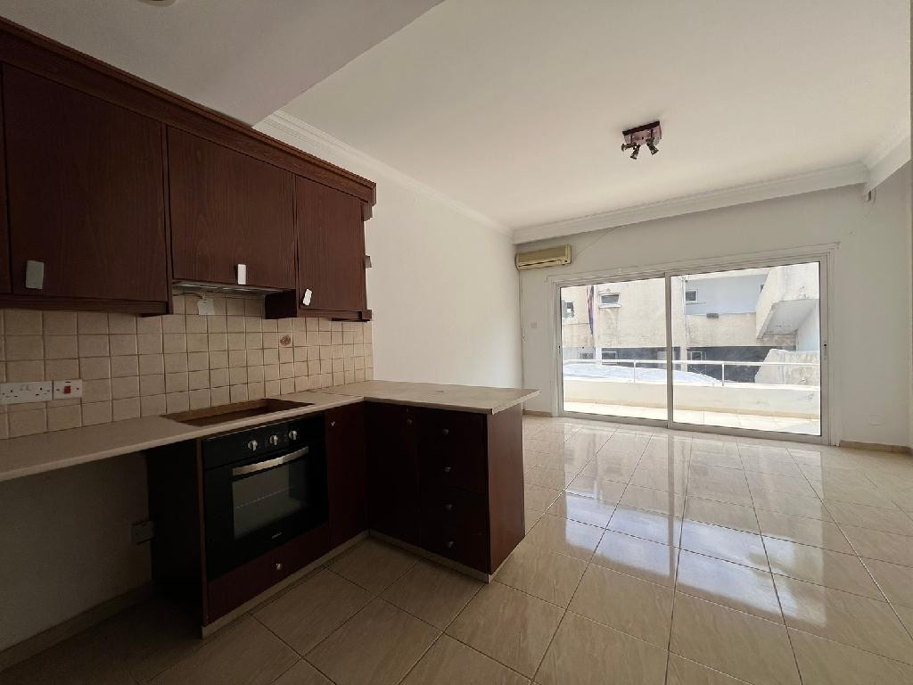 8 Bedrooms Investment in Agios Tychonas, Limassol