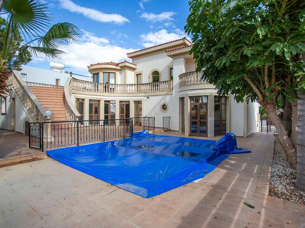 4 Bedrooms House / Villa in Ypsonas, Limassol