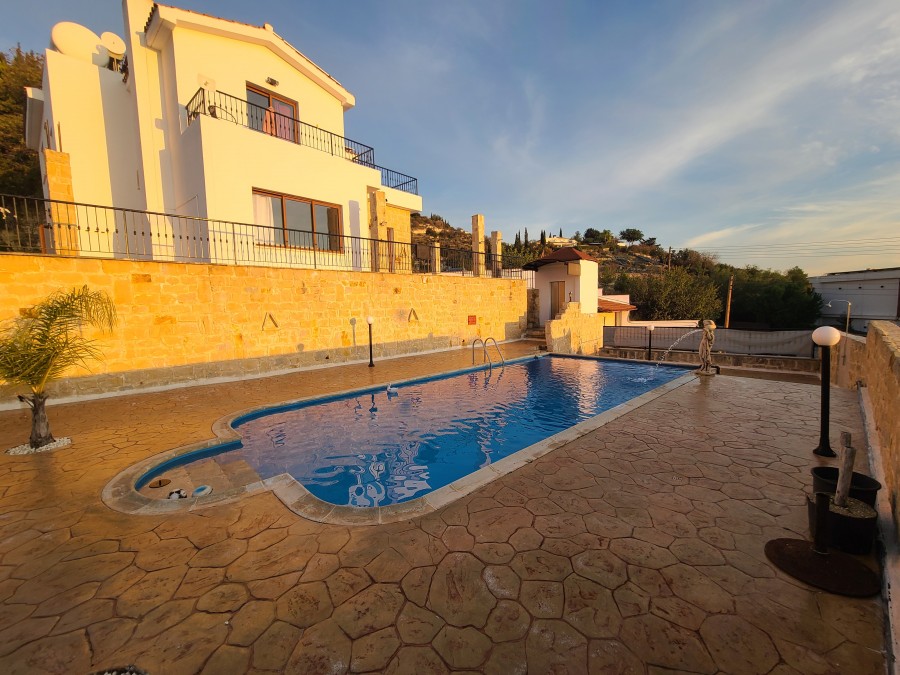 4 Bedrooms House / Villa in Tsada, Paphos
