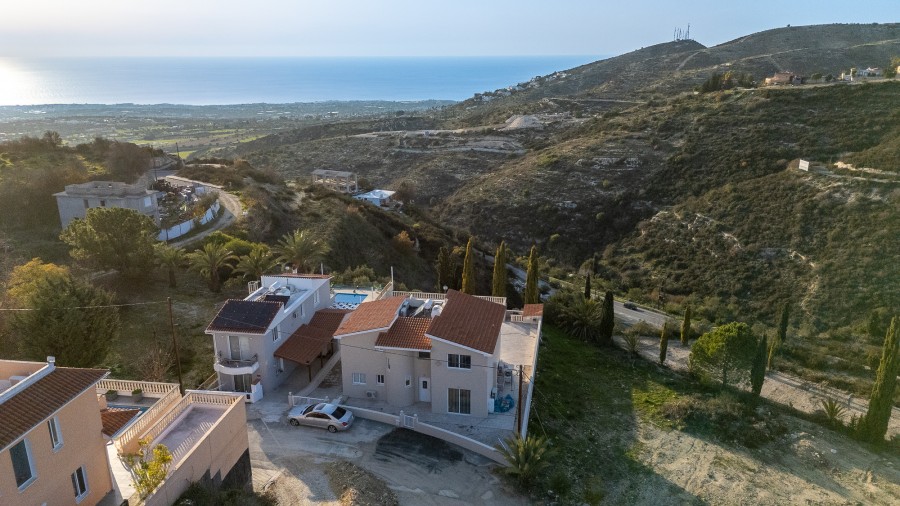 4 Bedrooms House / Villa in Tsada, Paphos
